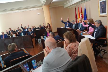 Imagen La Diputación de Segovia aprueba en el Pleno la reducción de una tercera parte de su consignación a crédito pasando de ocho a dos...