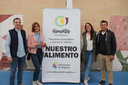 Imagen La Diputación de Segovia hace su segunda parada de ‘Amor a primera birra’ con Alimentos de Segovia en la I Feria de la Cerveza Artesanal de Abades